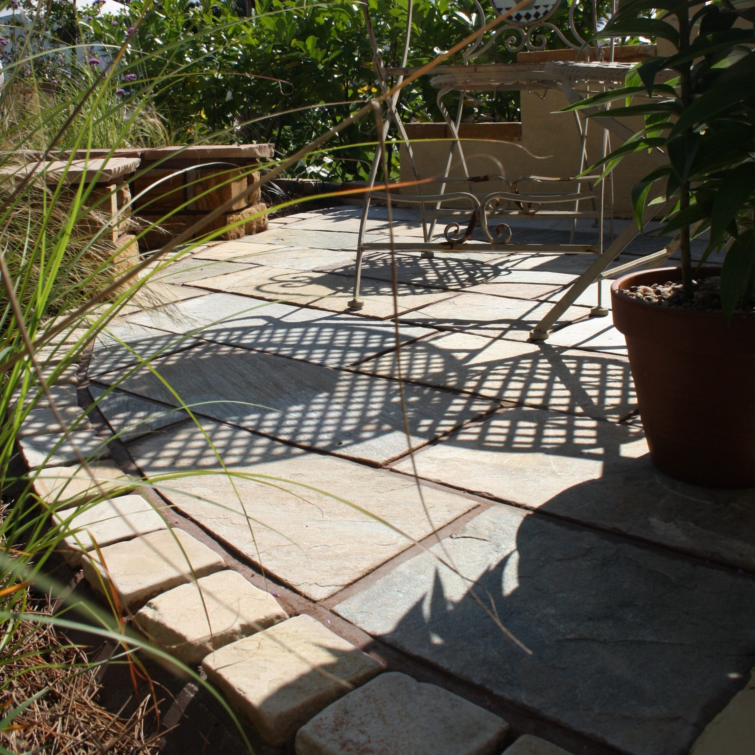 Calico Sandstone Cobbles