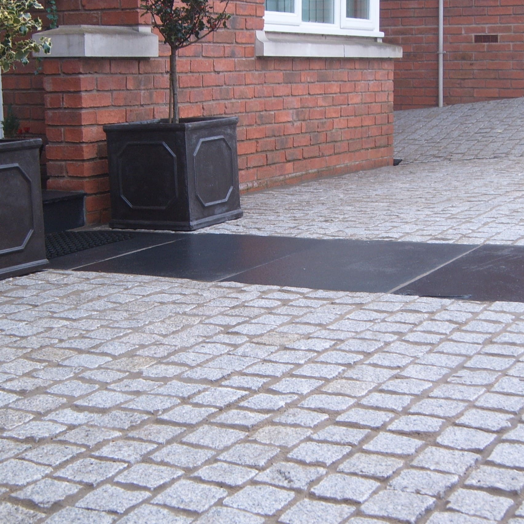 Granite Silver Setts